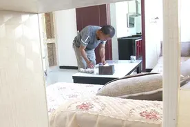 丧偶大叔网上结交小 10 岁女友，婚戒都买好了，结果人走了 30 万也没了图片