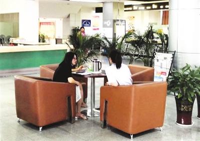 公共服务场所优化提升改革落地见效