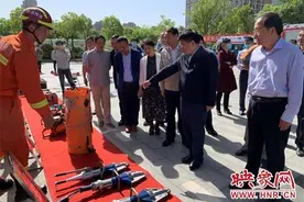 信阳市开展5·12全国防灾减灾日宣传周集中宣传活动图片