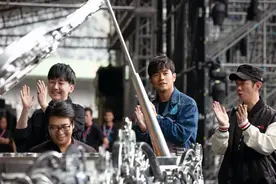 本期《周游记》将带你“云”探秘周杰伦深圳嘉年华演唱会图片