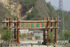 河北漫山村：搭上旅游车，驶上脱贫路图片