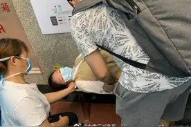 惊险，准妈妈在地铁站内破羊水，幸好有他们……图片