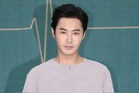 30秒 | 韩国男团“神话”成员JUNJIN被爆10月结婚图片