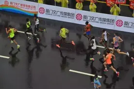 马拉松运动员大运动量后，不可忽视身体疲劳与恢复图片