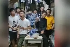 又是一年毕业季！大学生在宿舍唱歌致青春，网友感叹：当年的你们还好吗图片