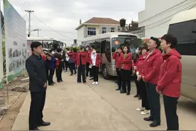 烟台“美丽庭院”示范片区现场观摩推进会在龙召开图片