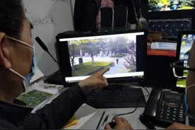 偷梯子又爬墙只为撬保险柜，一男子盗窃数家商铺后换装逃跑图片