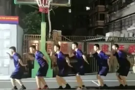 超！萌！哒！“小鸡步”热上抖音，杭州消防员“辟谣”：我们学的是小黄鸭图片