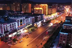 67秒｜华灯初上夜未央 威海沈阳路上流光溢彩醉人心视频封面
