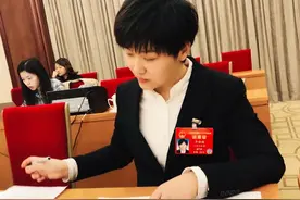“90”后全国人大代表李楠楠：期盼养老护理留住年轻力量图片
