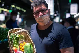 视频｜苏州网红菜场来了一位“老外菜贩”：想让市民重新拎起菜篮子图片
