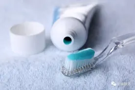 剩余的牙膏挤不出来怎么办？这个生活小窍门了解一下？图片