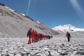 刚刚，2020珠峰高程测量登山队再冲顶图片