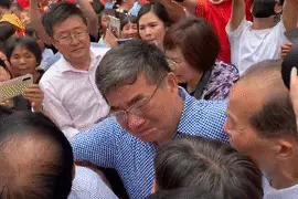 看哭！寻亲15年，今天他终于和海宁亲人团聚，家里搭起“时光隧道”迎接他图片