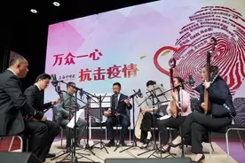 致敬英雄 艺起前行 | 高博文：86岁老前辈学“直播”为抗疫创作出好作品图片