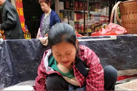 菜市口卖鱼老妈，她的进项那才叫个牛图片