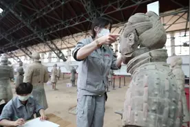 兵马俑“医生”：修复沉睡两千年的秦俑