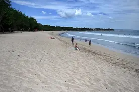 被困巴厘岛的中国游客：日子也不是很难捱图片