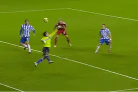 乌龙球还能这么进？球王都不一定能做到图片