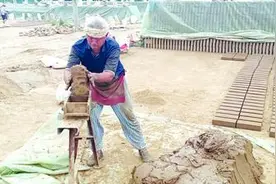两位市级传承人成临清贡砖传承主力图片