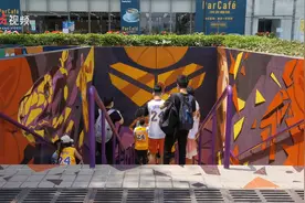 广州的科比涂鸦墙上热搜，市民纷纷来打卡视频封面