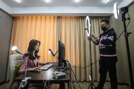 直播带货渐成中国商品销售新风尚图片