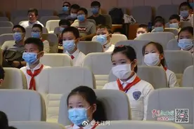 江西战疫英雄余腊梅进校园第一课：我是医生 没有后退理由图片