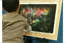 3岁男孩涂鸦火遍网络：每一个孩子生来都是天才图片