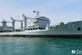 洪泽湖舰全寿期满退役 专家：新一代补给舰是航母编队中的核心舰图片