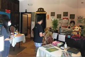 美国南加州中餐业迎来回暖 外卖服务出现排长队现象图片