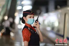 重庆：“红岩服务站”礼仪培训 提高服务质量图片