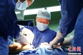 提出上肢偏瘫治疗新方案 华山医院团队获上海科技奖特等奖图片