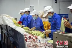 螺蛳粉国际大卖：昨天的你嫌我臭不可闻，今天的我已踏出国门图片