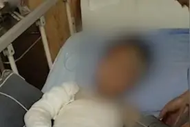 供电公司回应“变压器防护不力男孩攀爬被电击”：正协商视频封面
