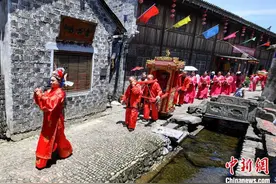 浙江宁海：“十里红妆”演绎传统婚俗图片