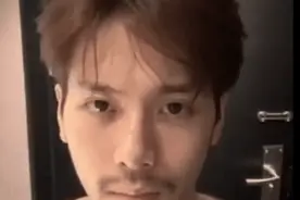 王嘉尔刮胡子变精神小伙 写长文感谢医护图片