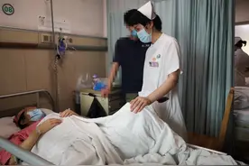 太罕见！三胞胎分三次“出生”，弟弟比哥哥晚了24天……图片