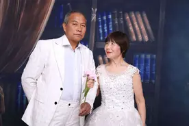 一辈子没拍过婚纱照的老爸老妈，女儿给他们补上图片