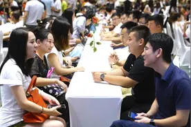 大龄单身青年寻爱记：为应对催婚，谁没表演过相亲图片