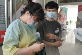 出演电影《推拿》的南通盲女张磊结婚了 曾获金马奖最佳新演员奖图片