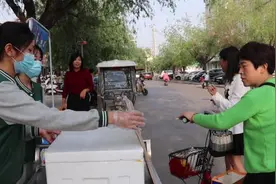 幼儿园自救老师卖馒头，家长下单力挺视频封面