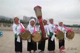 临沧：社区女子象脚鼓舞队舞出时代新风采图片
