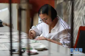 河北石家庄：皮革产业助民增收图片
