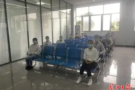 武汉科二科三“一车一考”，恢复驾考首日，635名学员顺利考试图片