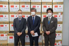 中国企业向日本医疗科研机构捐赠抗疫物资图片