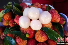 这是一条带甜味的推送，不信你点开看看图片