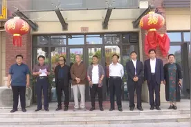 泰安新泰市举办作家 艺术家创作基地挂牌仪式图片