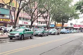 疫情下的出租车司机：“我们太难了，希望多点补贴渡过难关”图片