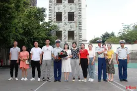 “你没时间来娶我，我来嫁给你了！”女幼师520向消防男友求婚图片