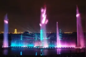 【“飞阅”中国】嘉庚故里上线水舞秀 打Call夜经济视频封面